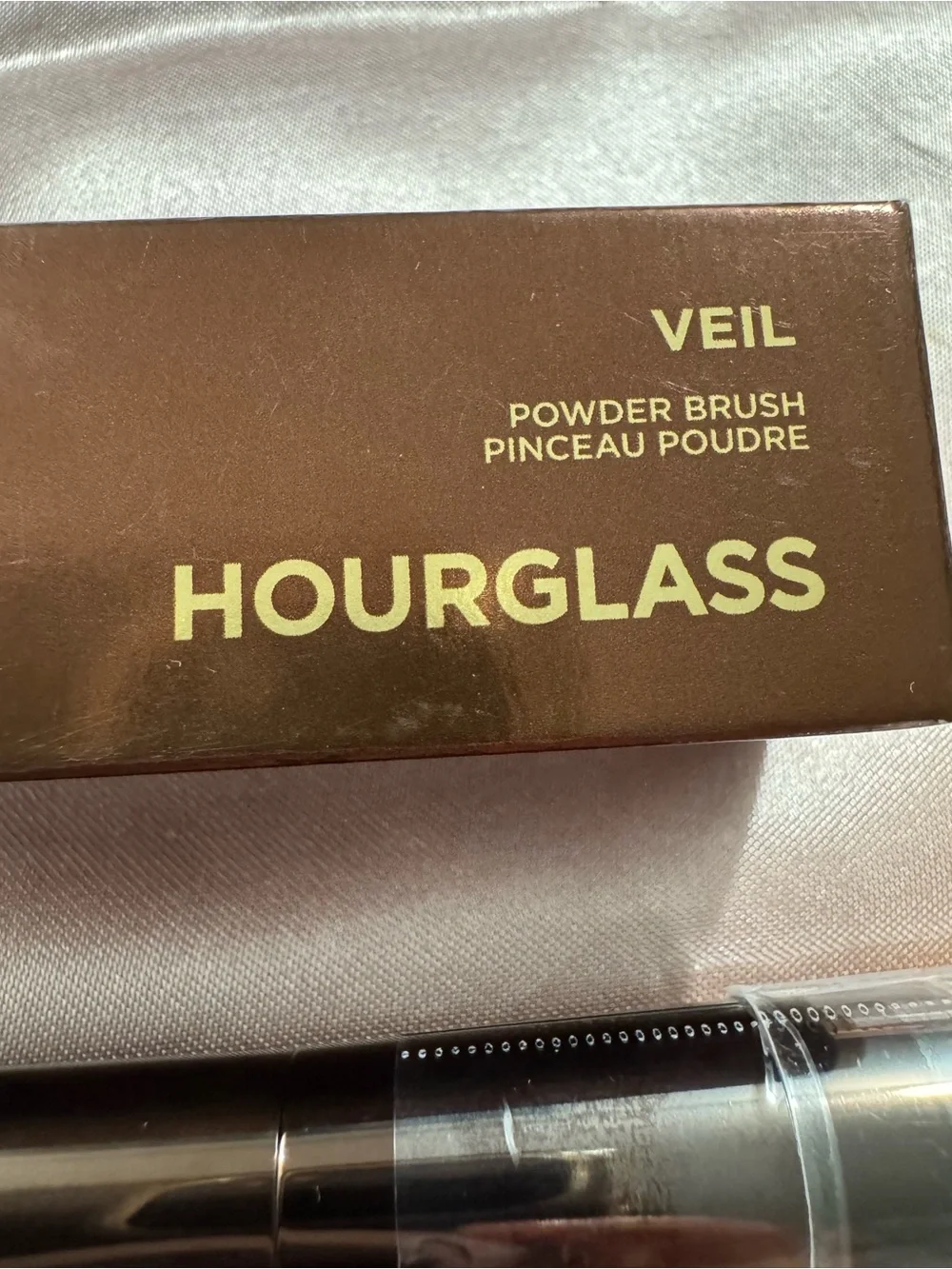 Hourglass Veil Powder Brush